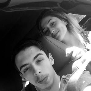 Meet your Posher, Sidney